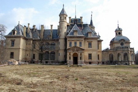 EGY MESEKASTÉLY TURÁN